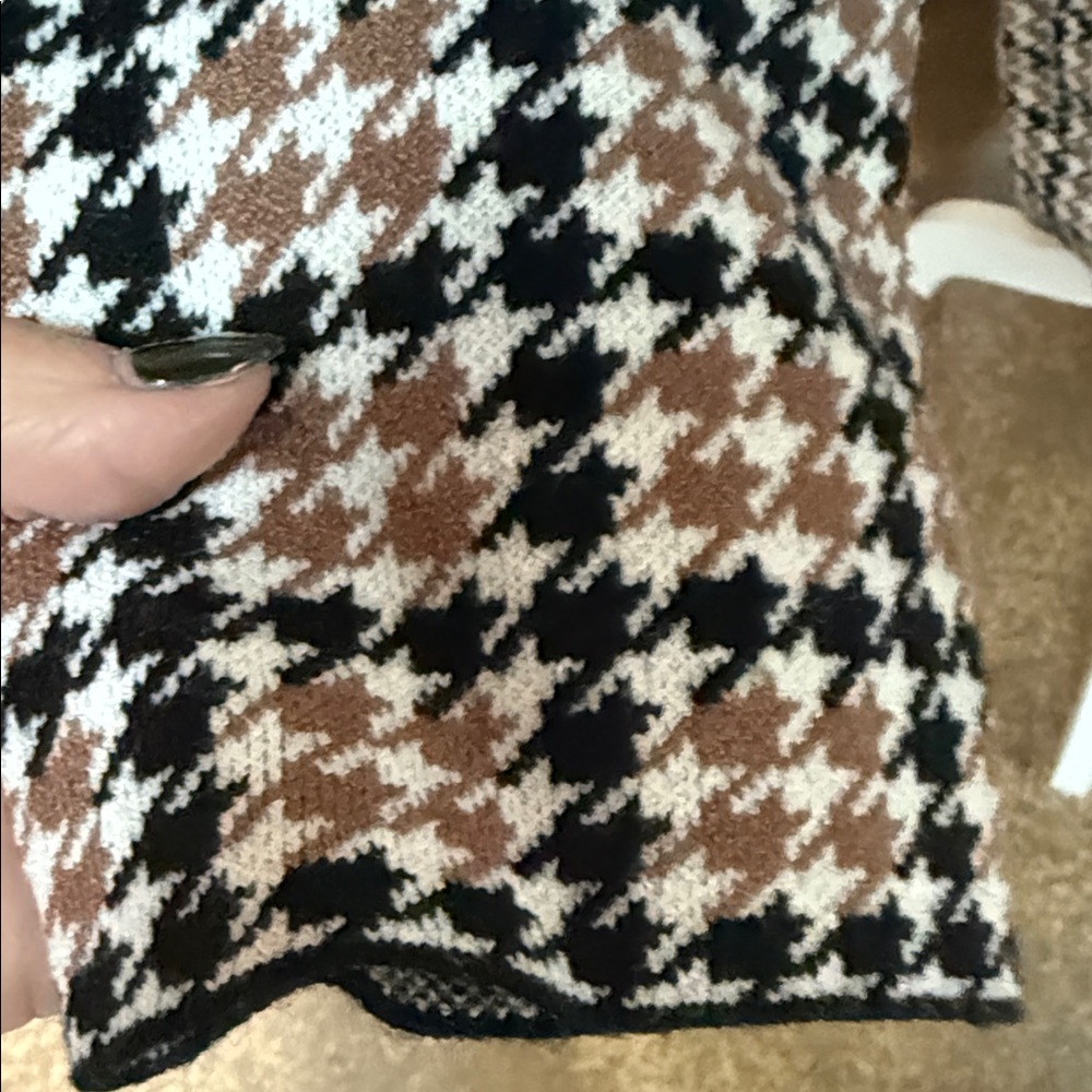 Cyrus Stylish Houndstooth Women's Jacket size medium. - Picture 2 of 7